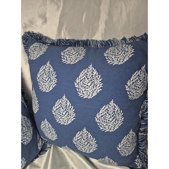 Set Of 2 Outdoor Navy Blue With White Teardrop Design Pillows - Picture 2 of 13
